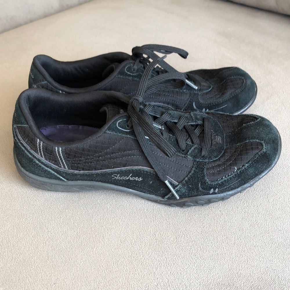 Sketchers just relax black sneakers (7)